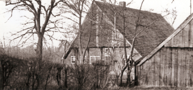 Zonnebloemweg boerderij Erve Het Kotkamp met daarvoor authentieke schuur 1976.jpeg