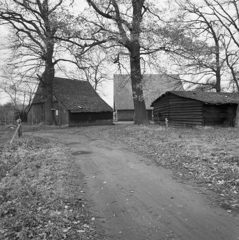 Zonnebloemweg 63 Het Kotkamp of Volbert overzicht met schuren Het Kotkamp. nov. 1978.jpg