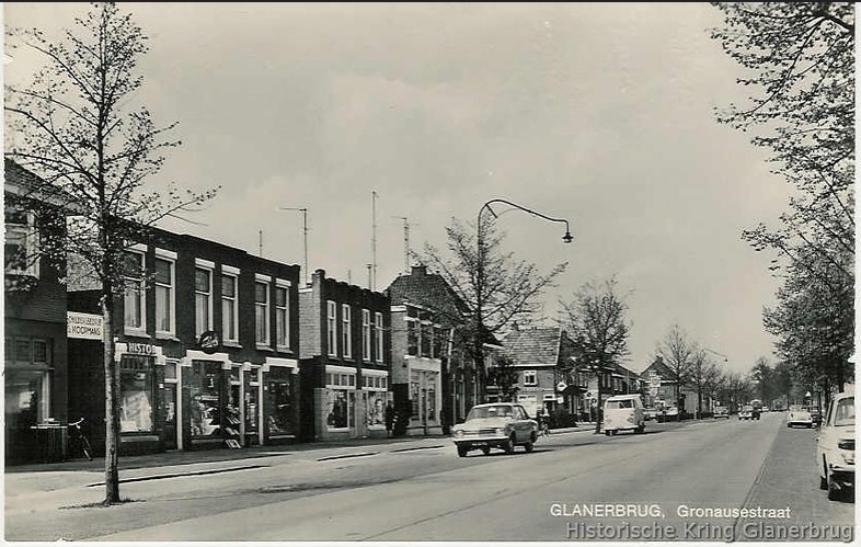 Gronausestraat 1084 Glanerbrug vroeger Rijksweg 139 boekhandel Olijve 1969.jpg