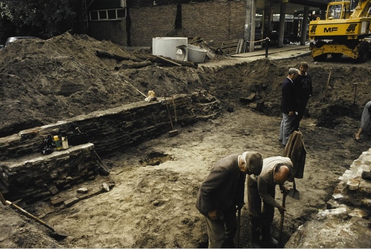 Marktstraat 12 Opgraving Veldpoort.9-6-1981.jpg