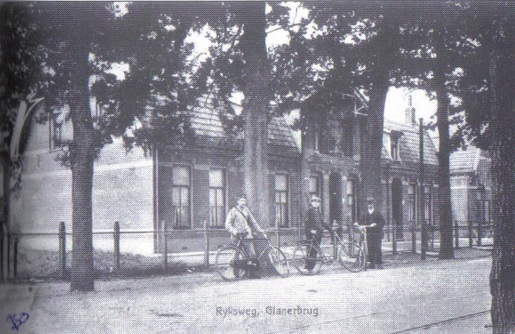 Rijksweg 63-67 later Gronausestraat 1168 oude politiepost.jpg