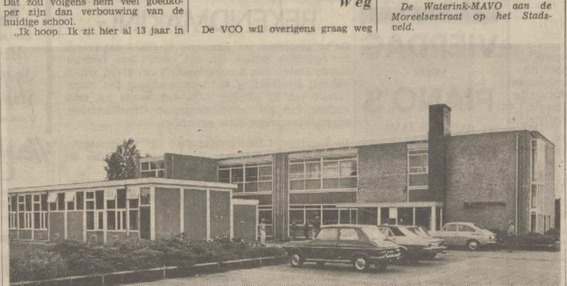 Paulus Moreelsestraat 15 Waterink mavo krantenfoto Tubantia 16-11-1971.jpg