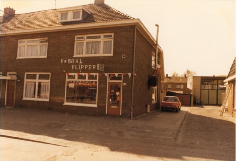 Gronausestraat 1146  Vishal Flipper1977. vroeger pand Regeling Rijksweg 81.jpg