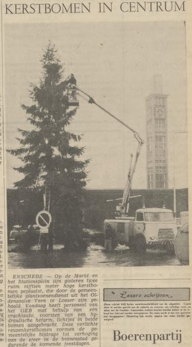 Stationsplein kerstboom krantenfoto Tubantia 14-12-1967.jpg