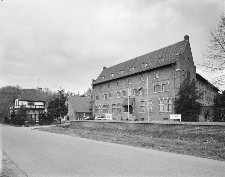 Gronausestraat 710 vroeger Rijksweg 527 Kloosterkapel Capucijnen mei 1990.jpg