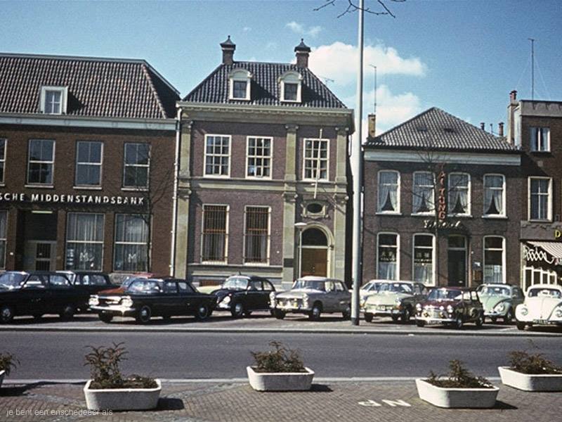 Oude Markt 2, 3, 4 NMB De Gouden Pollepel Tai Tong eind jaren 60.jpg