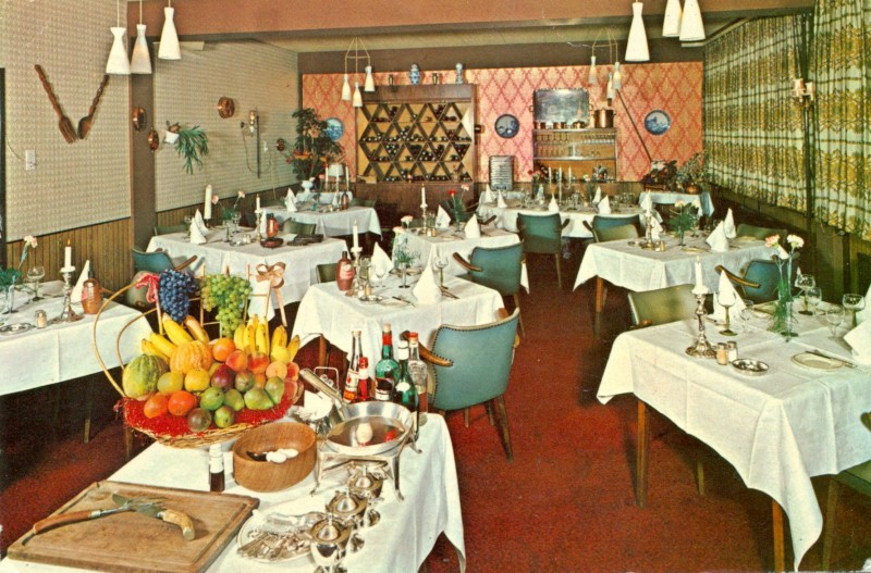 Boulevard 1945-3 interieur Hermes restaurant.jpg