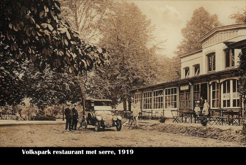 Volkspark restaurant met serre 1919.jpg