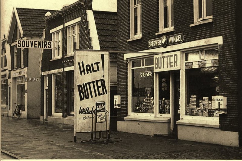 Gronausestraat 1098-1100 winkel Andries van der Veen vroeger schoenenwinkel A. Stip.jpg