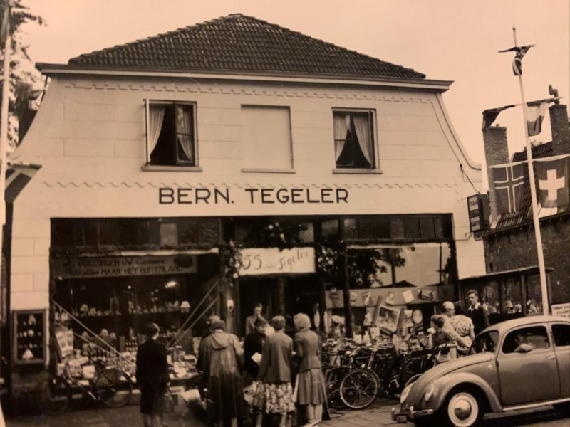 Gronausestraat 1242-1244 grenswinkel Bern. Tegeler.jpg