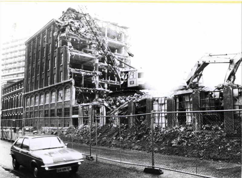 Haaksbergerstraat, Afbraak textielfabriek J.F. Scholten & Zn. jul-1977..jpg