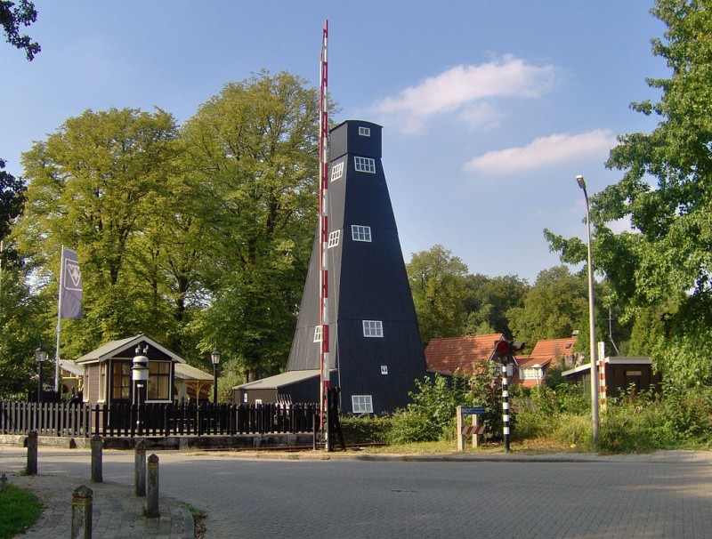 Boekelosestraat 410 zoutwinningstoren bij MBS station Boekelo.jpg