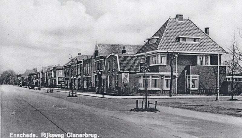 Rijksweg 151 later Gronausestraat 1070 Glanerbrug 1960.jpg