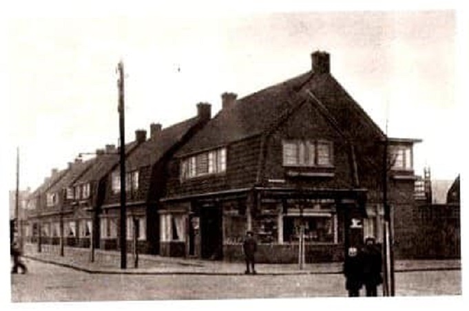 Ekersdijk 34-40 vroeger Eeekmaatstraat hoek Abel Tasmanstraat.jpg