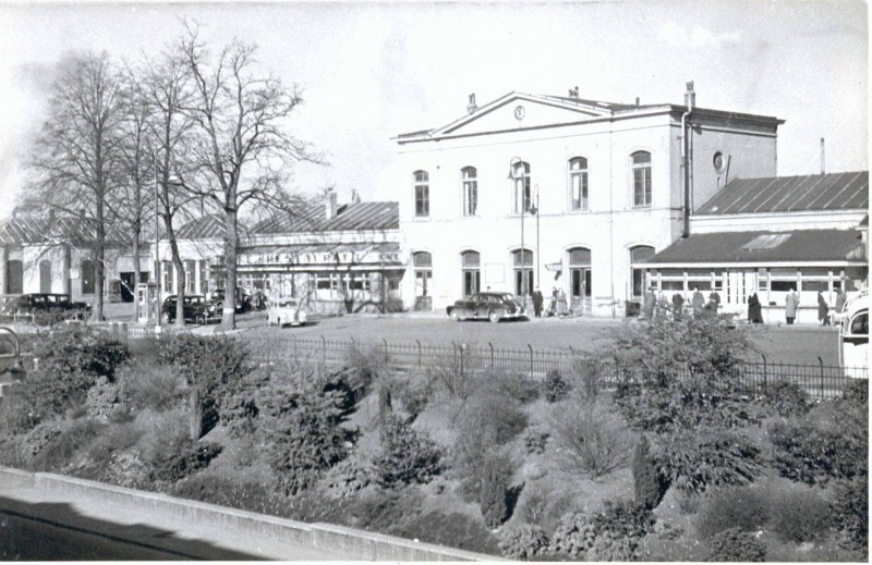Stationsweg 9 oude station 1949.jpg