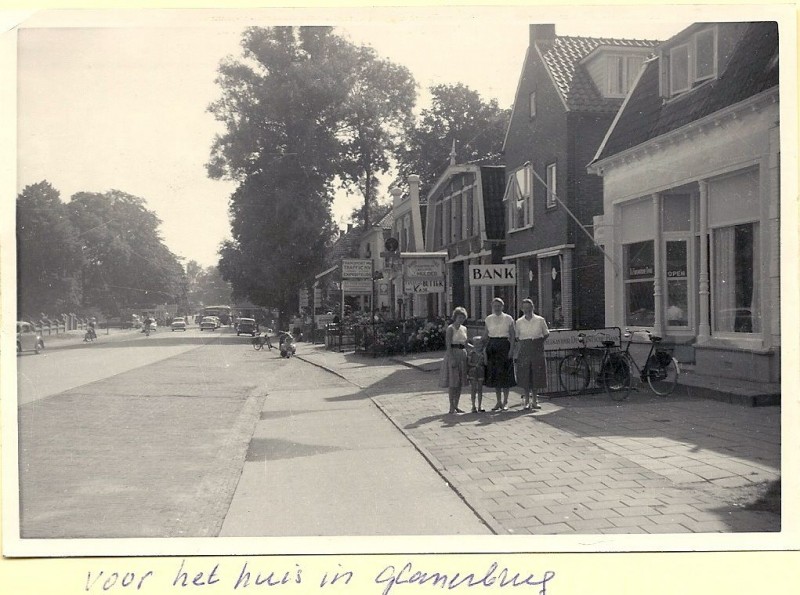 Gronausestraat 1232 vroeger Rijksweg 19 bakkerij J. Wessels.jpg