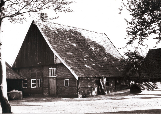 Haaksbergerstraat 827 Lammerinkswönner 17-8-1965 Destijds was mevrouw J.H. van Amerongen-Kromhoff de hoofdbewoner. Bergschuur in Saksische stijl loshoes - type.jpeg