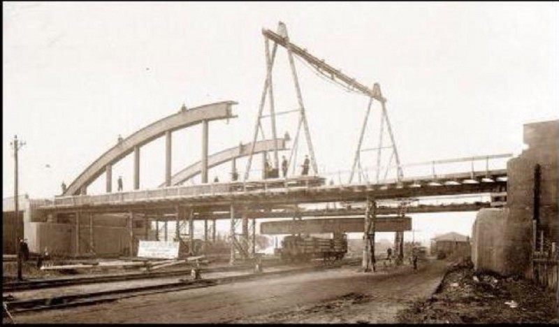 Getfertsingel 1 Getfertbrug Brug Zuid (later Wethouder Nijkampbrug) in aanbouw 1929.jpg