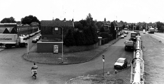 Getfertsingel in oostelijke richting vanaf de Weth. H.C. Nijkampbrug, met aan de linkerzijde de Taludstraat.jpeg