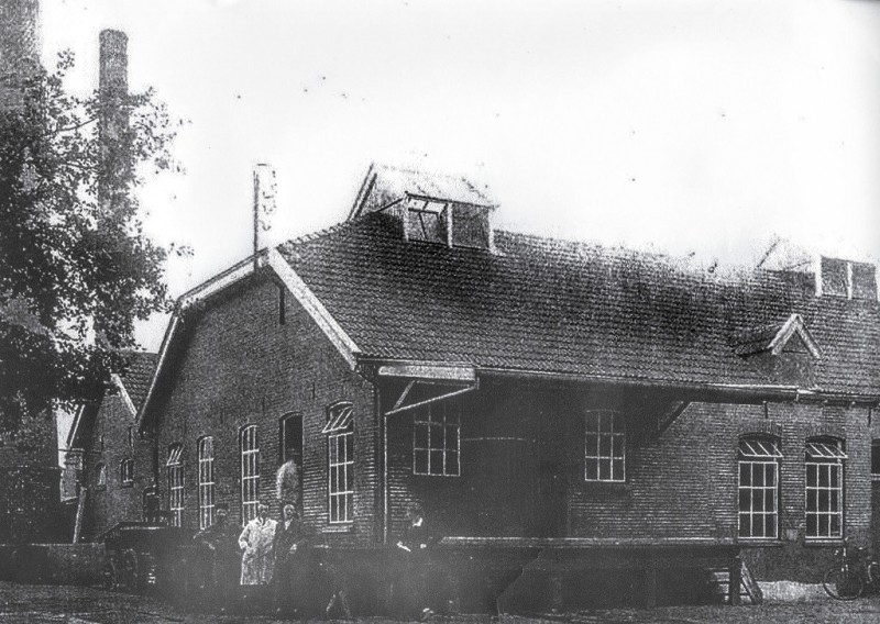 Windmolenweg 40 landbouwbank filiaal van de Lonneker landbouwbank. Beheerd door Johan Borgeling later Gerard Borgeling.jpg