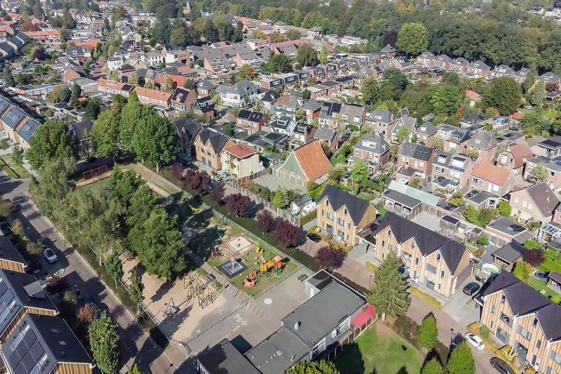 Lipperkerkstraat 494 boerderij de Lipper volledig ingesloten door woningen jan. 2023.jpg