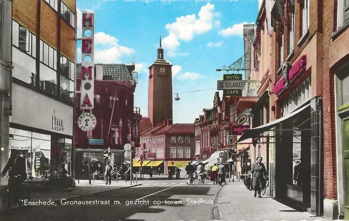 Langestraat vanaf Gronausestraat vroeger 1961.jpg