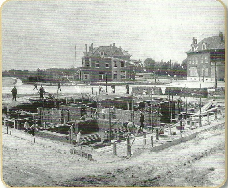 Hoedemakerplein 1 bouw van de Twentsche Bank 1908.jpg