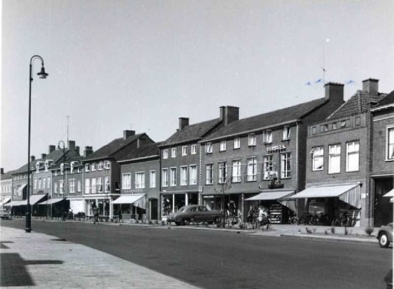 Haaksbergerstraat 324-348 winkels tussen Broekheurnerweg en Singel.jpg