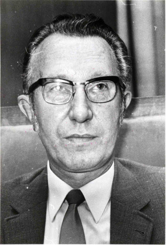 Dirk Roelofs (1919 - 7 april 2004) van 1971 tot 1979 wethouder Enschede.jpeg