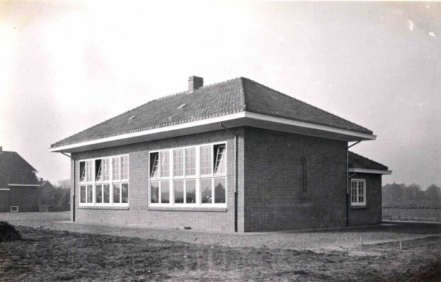 Egberinksweg  R.K. school te Boekelo 1930.jpg