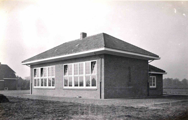 Egberinksweg R.K. school te Boekelo 1930.jpg
