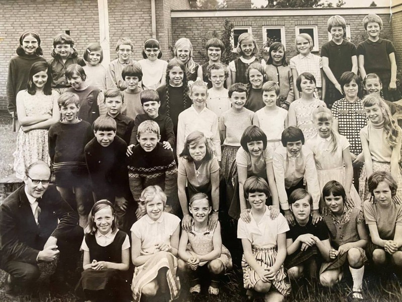 Rinus Luttikhuis metkinderkoor de Wesseltjes 1977.jpg