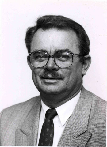 M. Bruinsma gemeentesecretaris 1990.jpeg