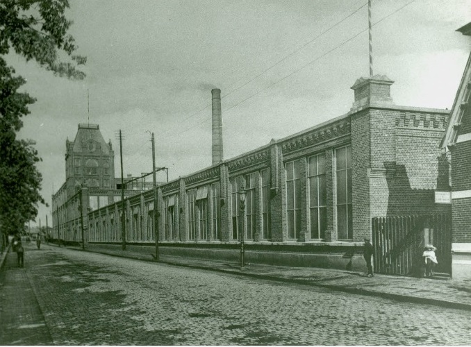Haaksbergerstraat 103 Westgevel textielfabriek van Jannink 1912.jpg
