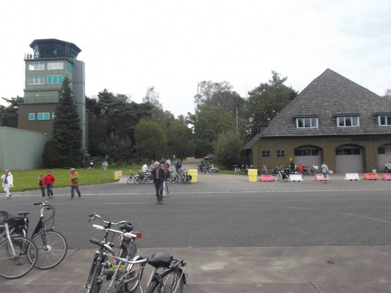 vliegveld Twente open dag 14-9-2014 verkeerstoren en brandweerkazerne (2).JPG