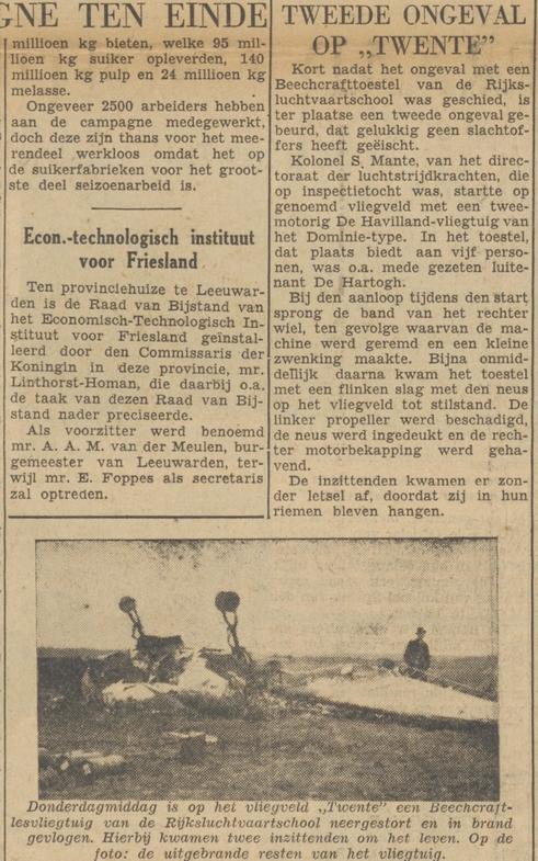 Vliegveld Twente Beechcraftlesvliegtuig in brand gevlogen. krantenfoto Trouw 18-1-1947.jpg