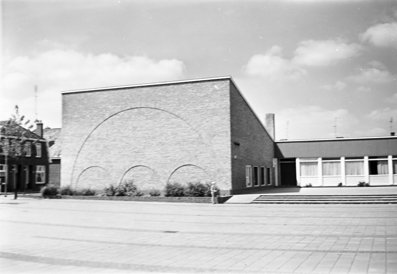 Spechtstraat 32  Baptistenkerk het Trefpunt 1979.jpg