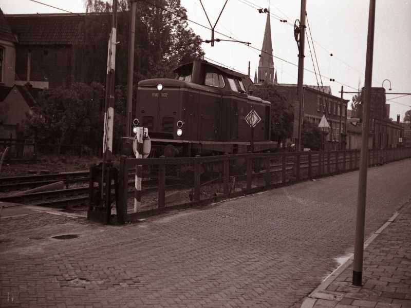 Hengelosestraat 30B hoek Parallelweg spoorwegovergang spoorlijn Gronau.jpg