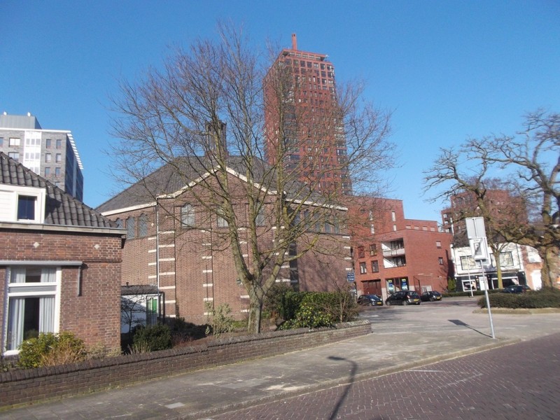 Spelbergsweg 77 hoek Brinkstraat 70 Renatakerk.JPG