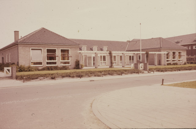 Dr. A.H.J. Coppesstraat 30 R.K. kleuterschool Marijke jaren 70.jpeg
