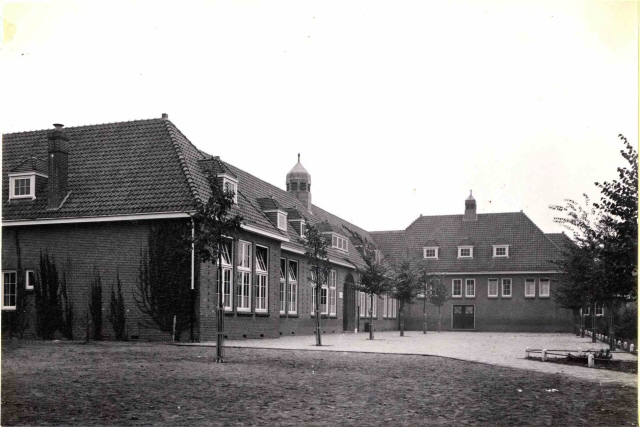 Haaksbergerstraat 213 R.K. Meisjesschool.jpeg