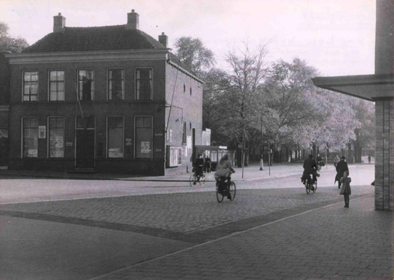 van Loenshof 3 Gebouw Gemeente-Ontvanger later van V.V.V. en de A.N.W.B. juli 1943.jpg