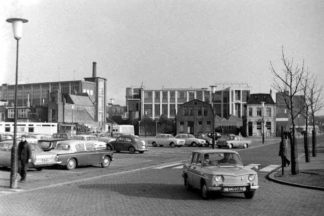 Kalanderstraat 37 vanaf Van Heekplein en Boulevard  fabrieken van Menko.jpg