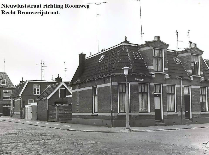 Nieuwluststraat richting Roomweg rechts Brouwerijstraat.jpg