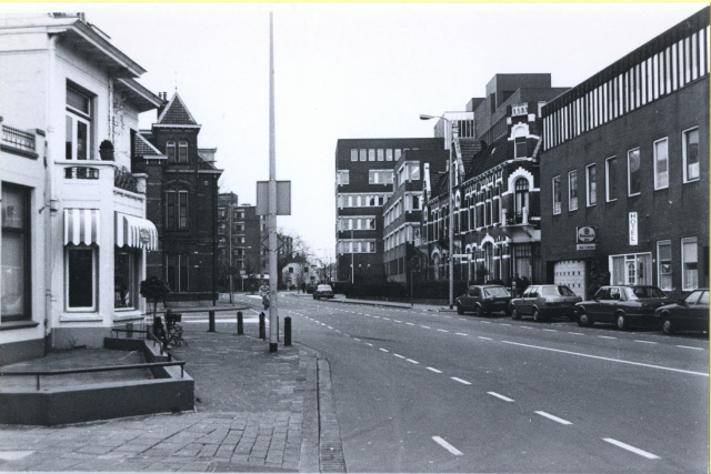 Molenstraat 22 Hoek Visserijstraat in oostelijke richting, rechts hotel 't Bölke 1991.jpeg