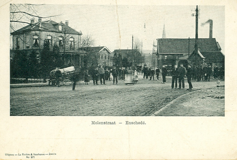 Molenstraat 3 Vanaf Hengelosestraat richting Oldenzaalsestraat, met links villa 't Stroink later hotel Twenthe 1902.jpg