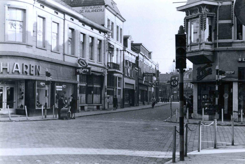 De Klomp 1 hoek Oldsenzaalsaestraat Van Haren. Restaurant De Kalanderij.jpg