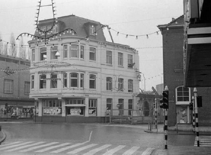Haaksbergerstraat 1 sloop Hotel De Graaff 1969.jpg