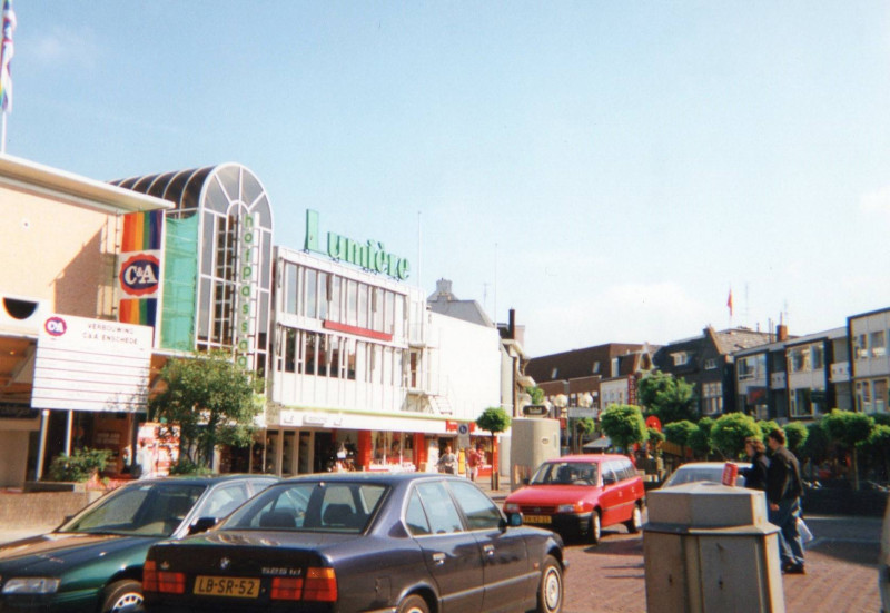 van Heekplein richting Kalanderstraat Lumiere.jpg