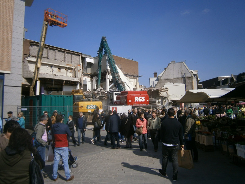 H.J. van Heekplein sloop Hofpassage 2-4-2016.JPG